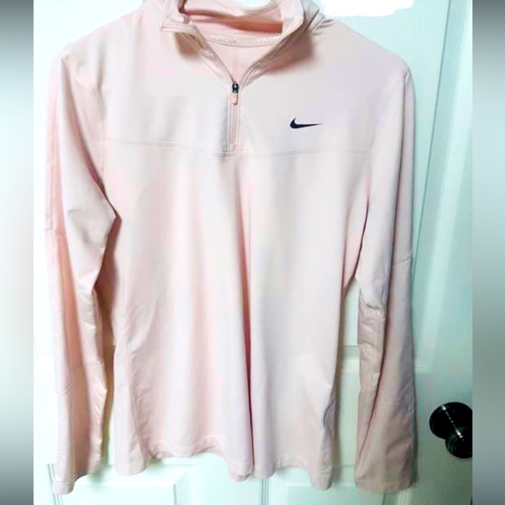 Women’s med light pink dri-fit nike quarter zip.
